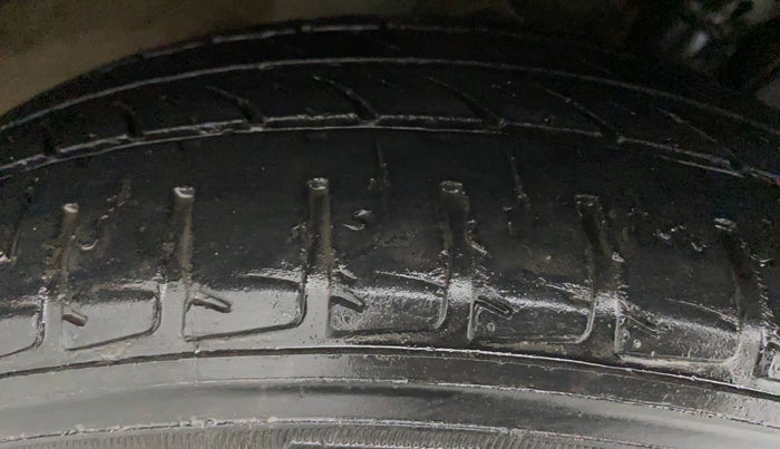 2016 Honda City V MT PETROL, Petrol, Manual, 44,319 km, Right Rear Tyre Tread