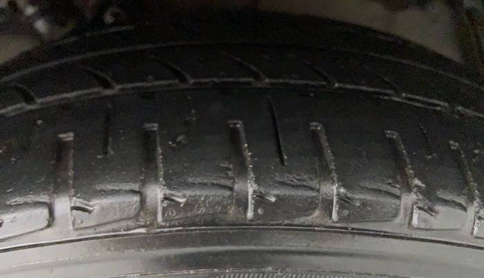 2016 Honda City V MT PETROL, Petrol, Manual, 44,319 km, Left Front Tyre Tread