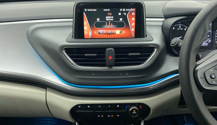 2023 Tata ALTROZ XZ PETROL, Petrol, Manual, 5,731 km, Air Conditioner