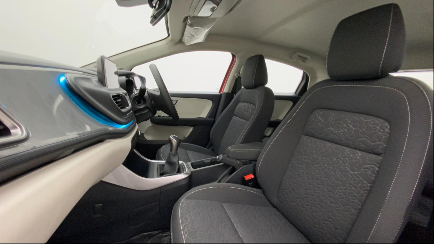 2023 Tata ALTROZ XZ PETROL, Petrol, Manual, 5,731 km, Right Side Front Door Cabin