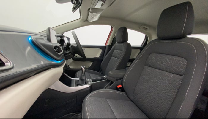 2023 Tata ALTROZ XZ PETROL, Petrol, Manual, 5,731 km, Right Side Front Door Cabin