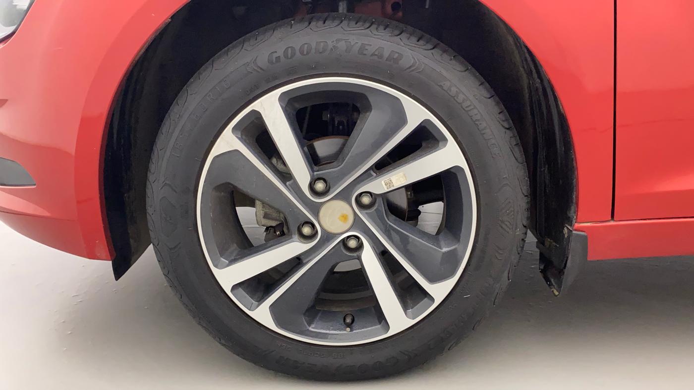 2023 Tata ALTROZ XZ PETROL, Petrol, Manual, 5,731 km, Left Front Wheel