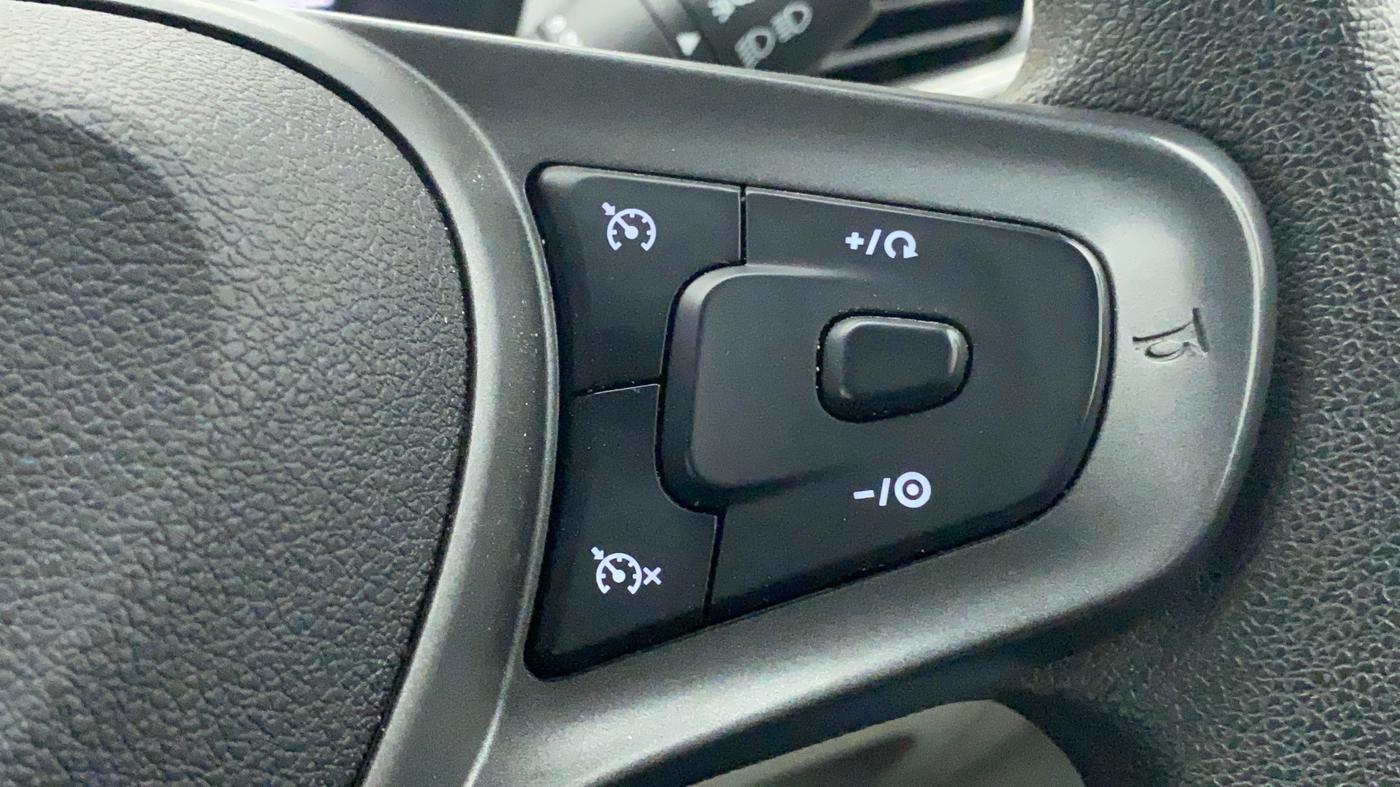 2023 Tata ALTROZ XZ PETROL, Petrol, Manual, 5,731 km, Adaptive Cruise Control
