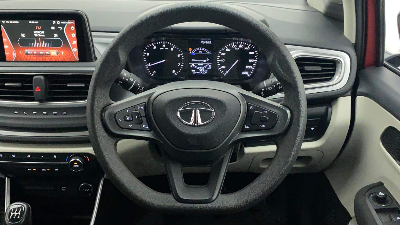 2023 Tata ALTROZ XZ PETROL, Petrol, Manual, 5,731 km, Steering Wheel Close Up