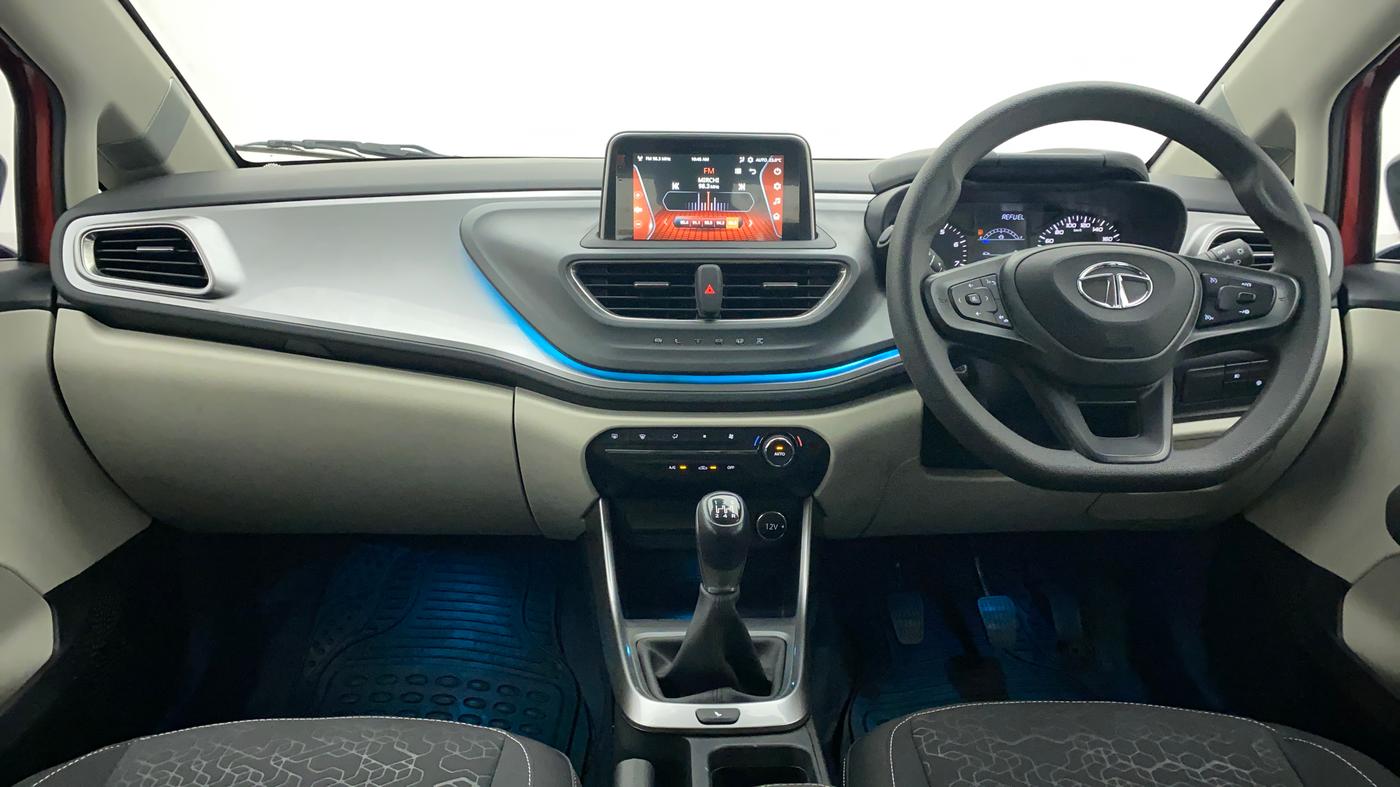 2023 Tata ALTROZ XZ PETROL, Petrol, Manual, 5,731 km, Dashboard