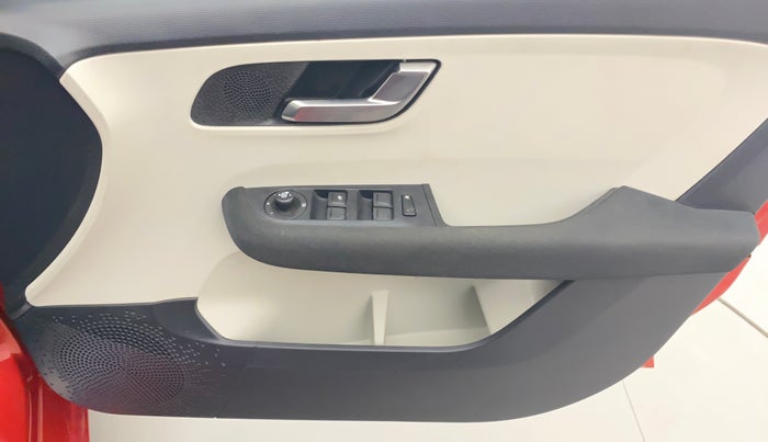 2023 Tata ALTROZ XZ PETROL, Petrol, Manual, 5,731 km, Driver Side Door Panels Control