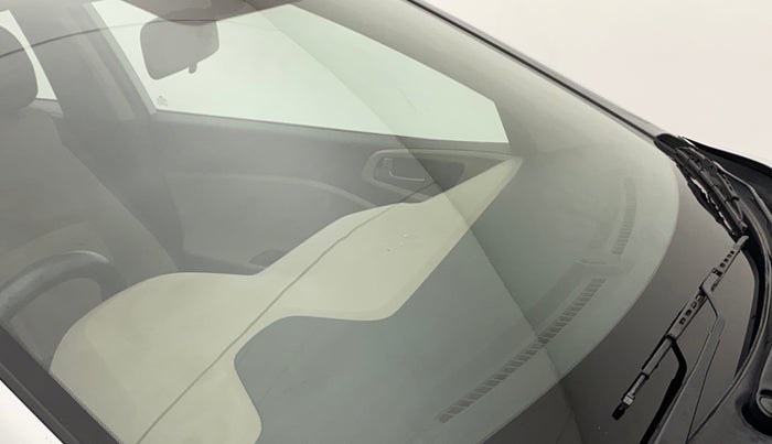 2016 Hyundai Elite i20 ASTA 1.2 (O), Petrol, Manual, 43,604 km, Front windshield - Minor spot on windshield