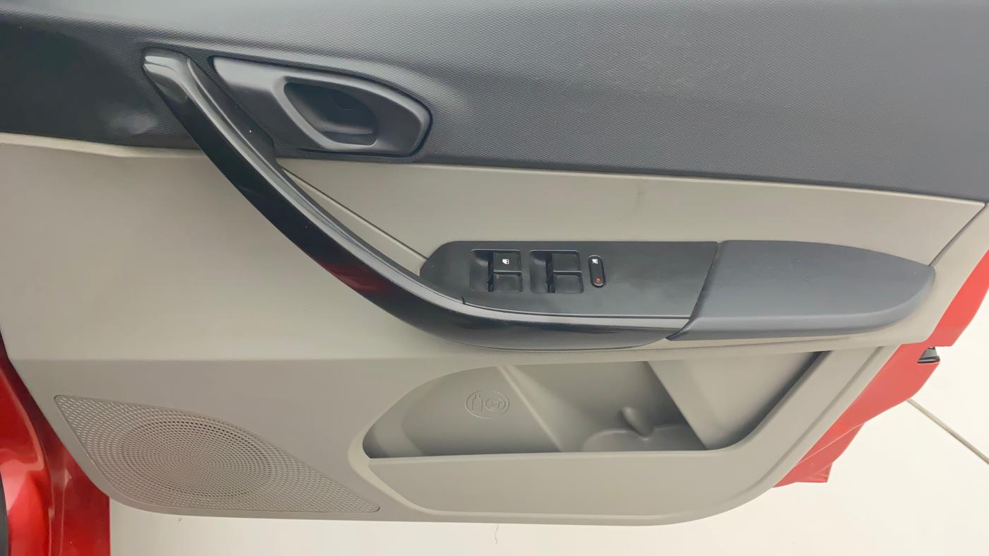 2018 Tata Tiago XM PETROL, Petrol, Manual, 49,309 km, Driver Side Door Panels Control