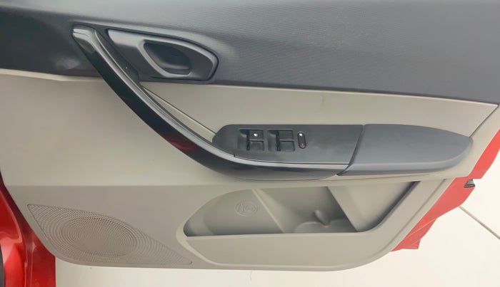2018 Tata Tiago XM PETROL, Petrol, Manual, 49,309 km, Driver Side Door Panels Control