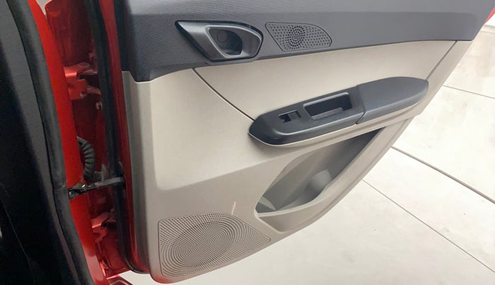2018 Tata Tiago XM PETROL, Petrol, Manual, 49,309 km, Infotainment system - Rear speakers missing / not working