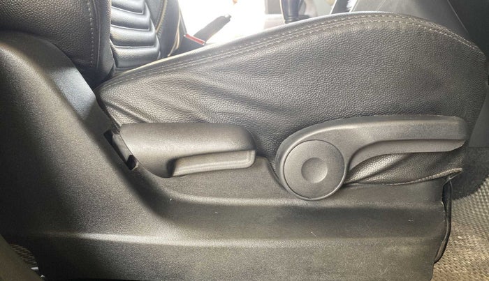 2018 Maruti Vitara Brezza ZDI, Diesel, Manual, 88,763 km, Driver Side Adjustment Panel