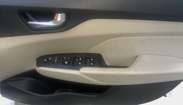 2019 Hyundai Verna 1.6 CRDI SX, Diesel, Manual, 56,891 km, Driver Side Door Panels Control