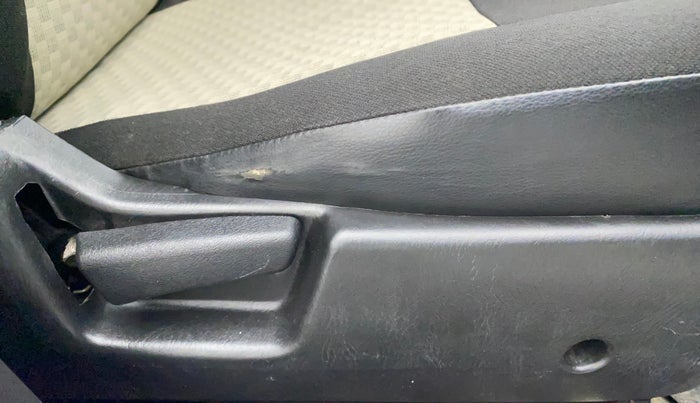 2019 Maruti Alto VXI, Petrol, Manual, 18,806 km, Driver Side Adjustment Panel