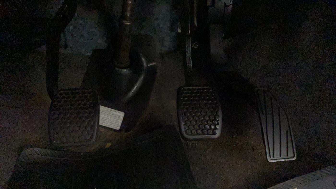 2019 Maruti Alto VXI, Petrol, Manual, 18,806 km, Pedals