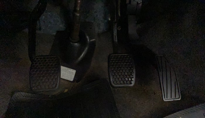 2019 Maruti Alto VXI, Petrol, Manual, 18,806 km, Pedals