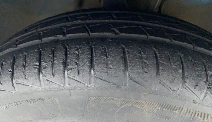 2019 Maruti Alto VXI, Petrol, Manual, 18,806 km, Right Front Tyre Tread