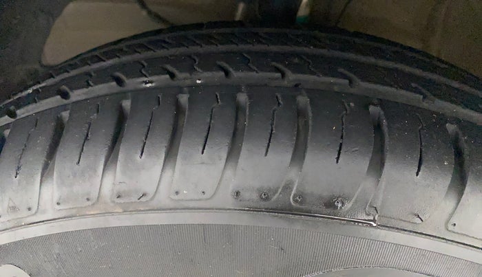 2022 Maruti Swift VXI, Petrol, Manual, 7,798 km, Left Front Tyre Tread