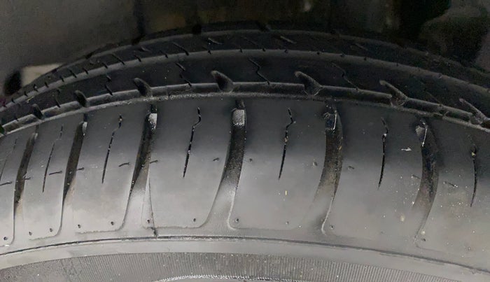 2022 Maruti Swift VXI, Petrol, Manual, 7,798 km, Left Rear Tyre Tread