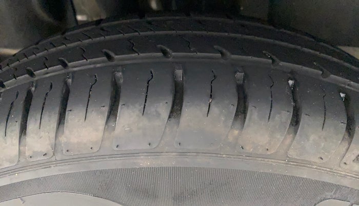 2022 Maruti Swift VXI, Petrol, Manual, 7,798 km, Right Rear Tyre Tread