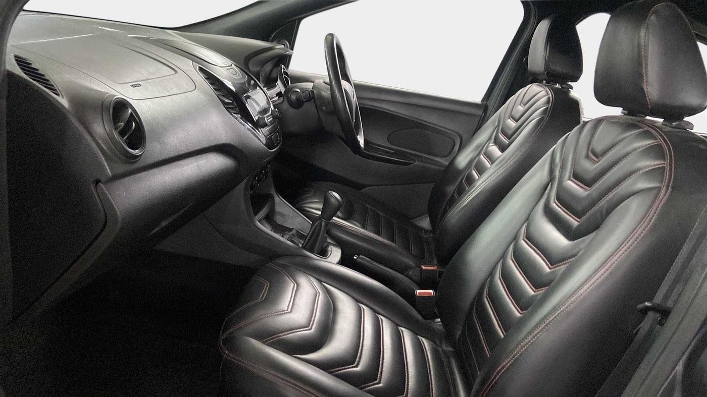 2020 Ford New Figo TITANIUM 1.2 PETROL MT, CNG, Manual, 66,833 km, Right Side Front Door Cabin