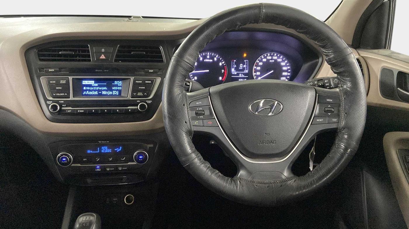 2016 Hyundai Elite i20 SPORTZ 1.2, Petrol, Manual, 58,415 km, Steering Wheel Close Up