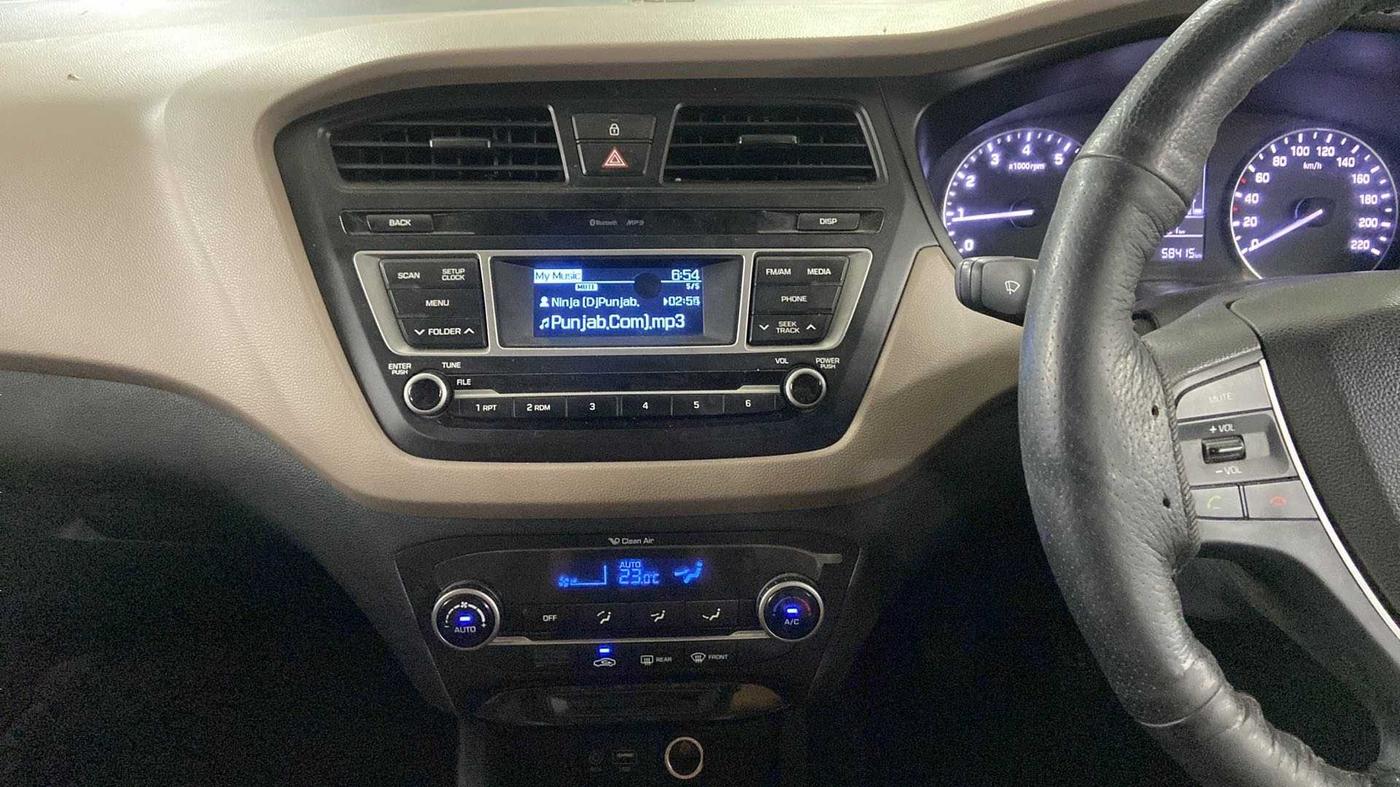 2016 Hyundai Elite i20 SPORTZ 1.2, Petrol, Manual, 58,415 km, Air Conditioner
