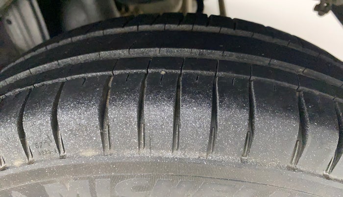 2016 Maruti Alto 800 LXI, Petrol, Manual, 63,950 km, Left Rear Tyre Tread