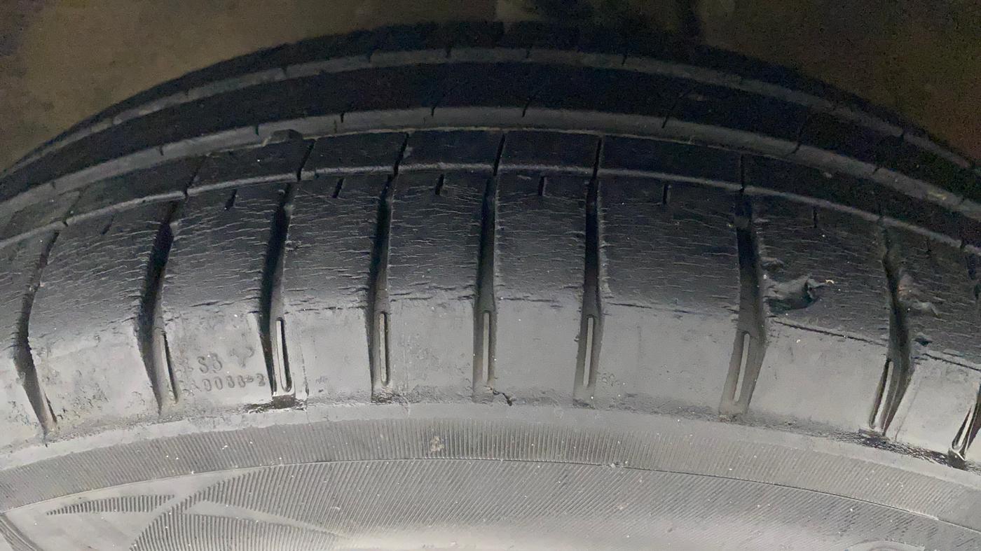 2016 Maruti Alto 800 LXI, Petrol, Manual, 63,950 km, Left Front Tyre Tread