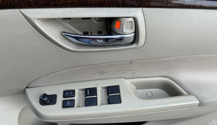 2014 Maruti Swift Dzire VDI, Diesel, Manual, 75,675 km, Right front window switch / handle - Master window function not working