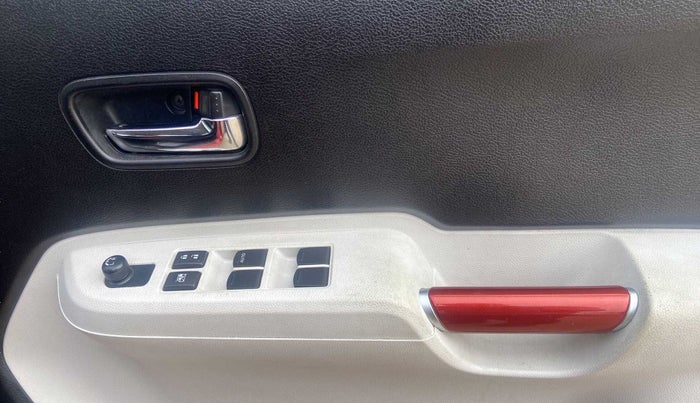 2017 Maruti IGNIS DELTA 1.2 AMT, Petrol, Automatic, 36,669 km, Driver Side Door Panels Control