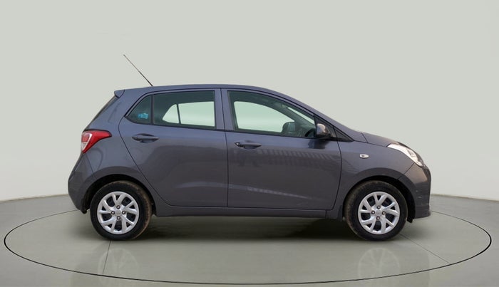 2017 Hyundai Grand i10 SPORTZ 1.2 KAPPA VTVT, Petrol, Manual, 29,589 km, Right Side View