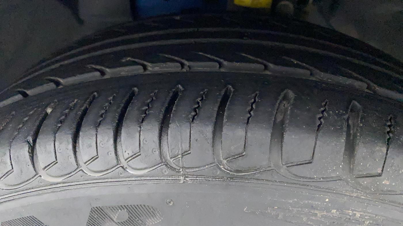 2018 Ford Ecosport TITANIUM 1.5L DIESEL, Diesel, Manual, 28,782 km, Left Front Tyre Tread