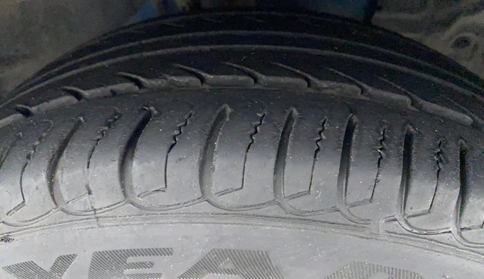 2018 Ford Ecosport TITANIUM 1.5L DIESEL, Diesel, Manual, 28,782 km, Right Front Tyre Tread