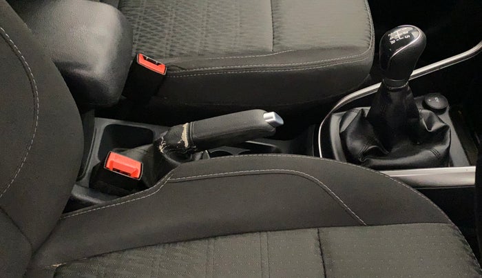 2018 Ford Ecosport TITANIUM 1.5L DIESEL, Diesel, Manual, 28,782 km, Gear lever - Hand brake lever cover torn