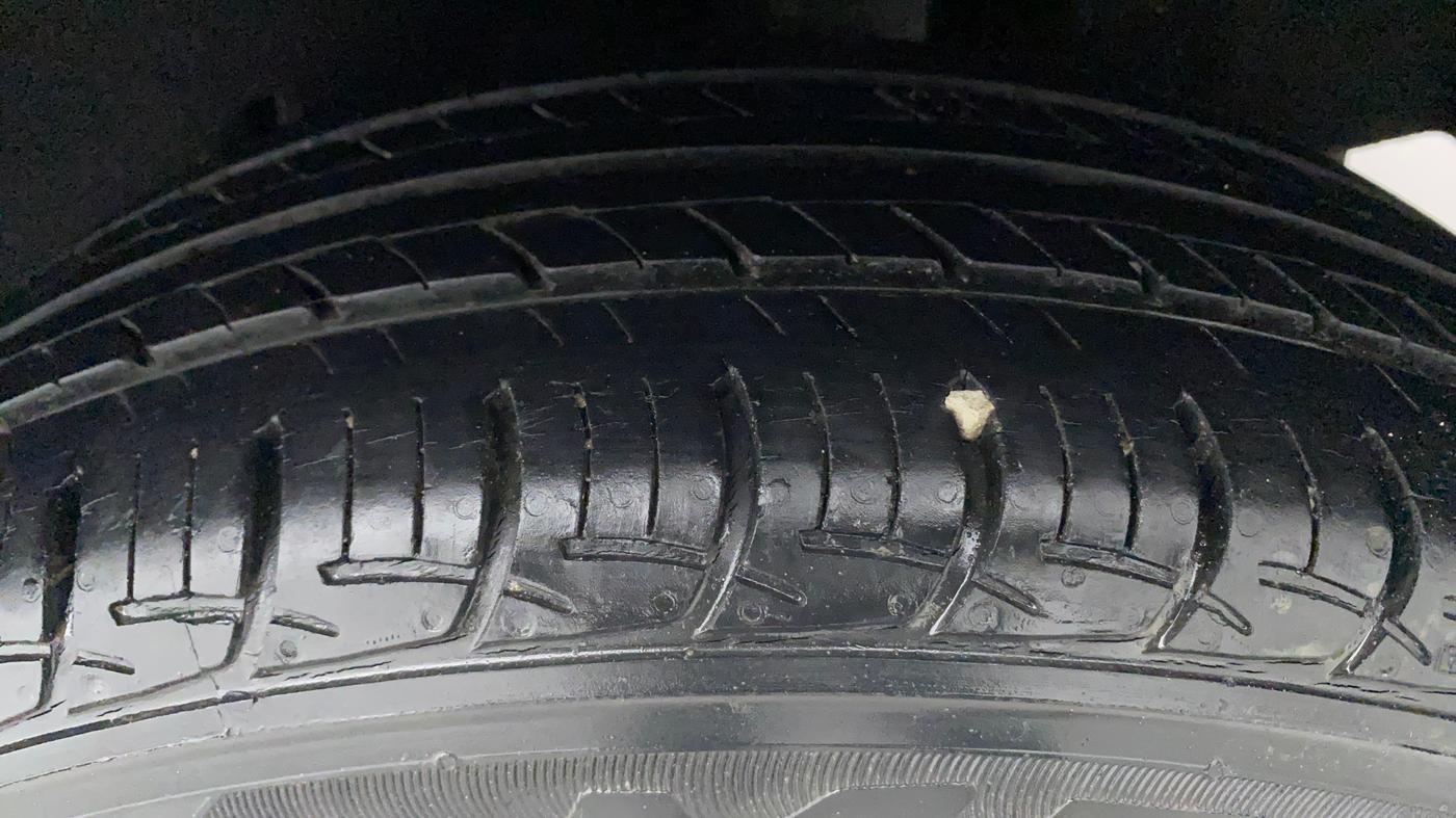 2017 Maruti Baleno DELTA PETROL 1.2, Petrol, Manual, 12,940 km, Left Rear Tyre Tread