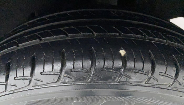 2017 Maruti Baleno DELTA PETROL 1.2, Petrol, Manual, 12,940 km, Left Rear Tyre Tread