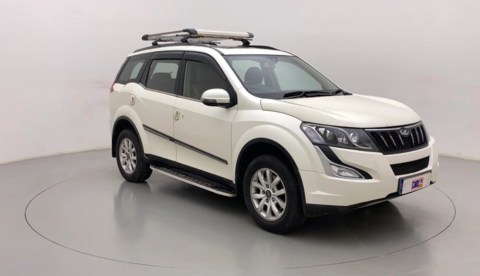 2016 Mahindra XUV500 W10, Diesel, Manual, 73,110 km, Right Front Diagonal