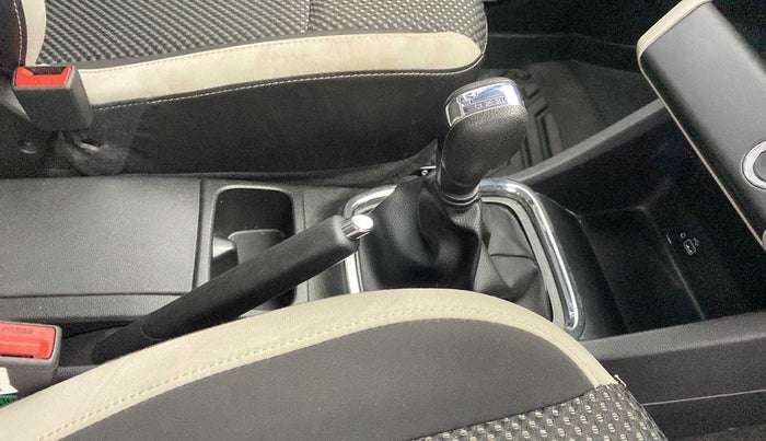 2020 Renault TRIBER RXZ AMT, Petrol, Automatic, 28,981 km, Gear Lever