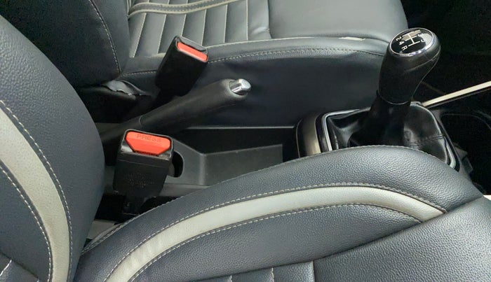 2017 Maruti IGNIS ZETA 1.2, Petrol, Manual, 86,984 km, Gear Lever
