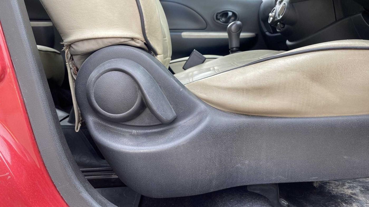 2016 Nissan Micra Active XL, Petrol, Manual, 22,705 km, Driver Side Adjustment Panel