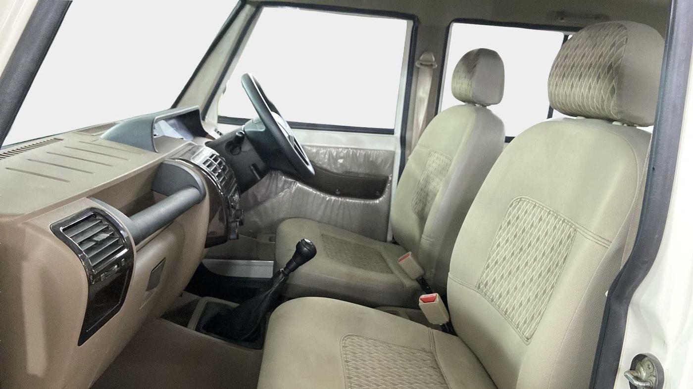 2020 Mahindra Bolero B6 (O), Diesel, Manual, 39,995 km, Right Side Front Door Cabin