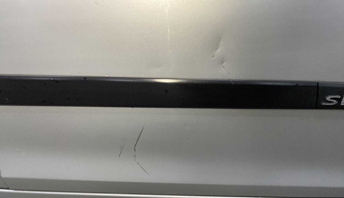 2016 Maruti Swift VXI ABS, Petrol, Manual, 80,865 km, Driver-side door - Slightly dented