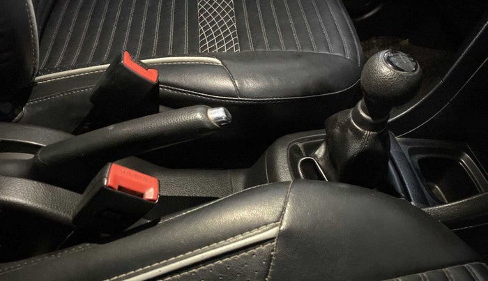 2016 Maruti Swift VXI ABS, Petrol, Manual, 80,865 km, Gear Lever