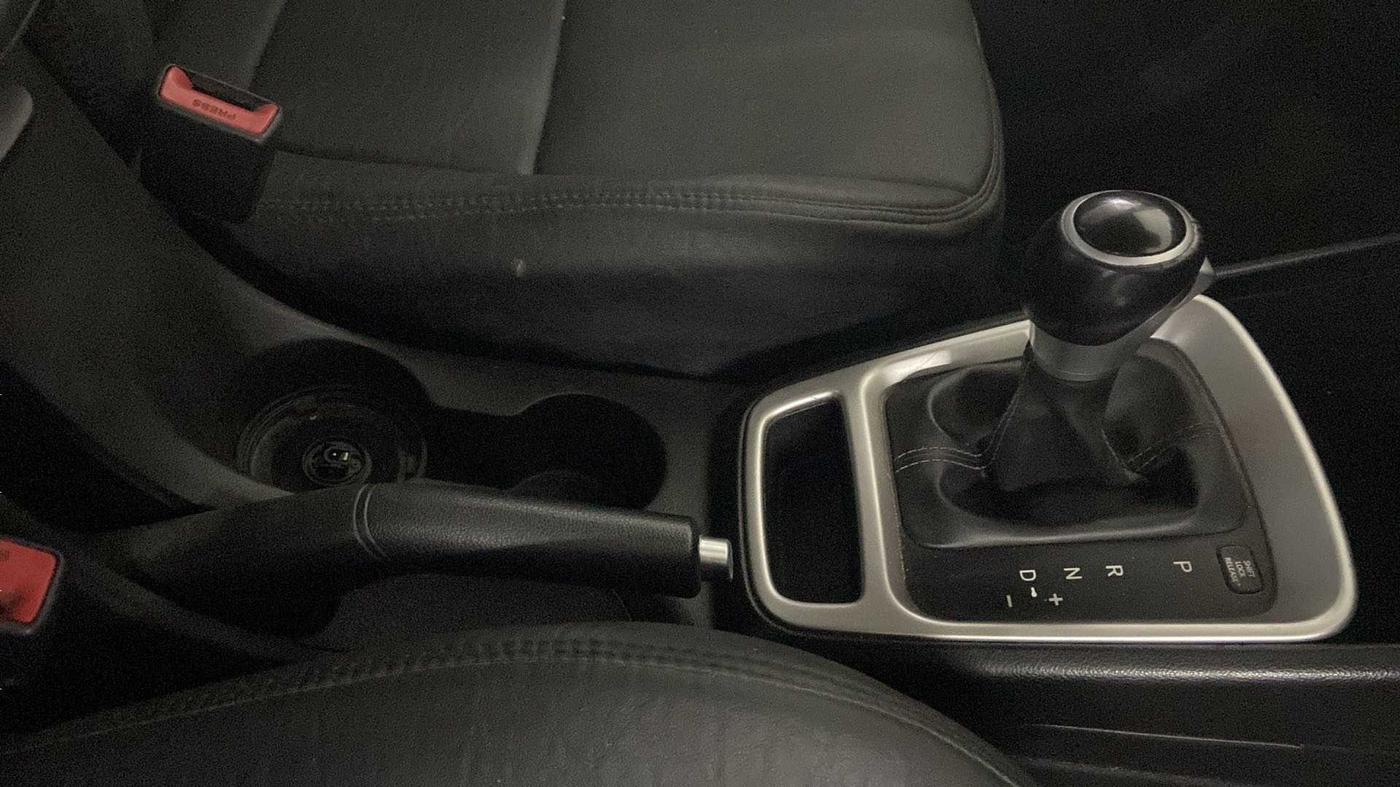 2019 Hyundai VENUE SX PLUS 1.0 TURBO DCT, Petrol, Automatic, 43,903 km, Gear Lever