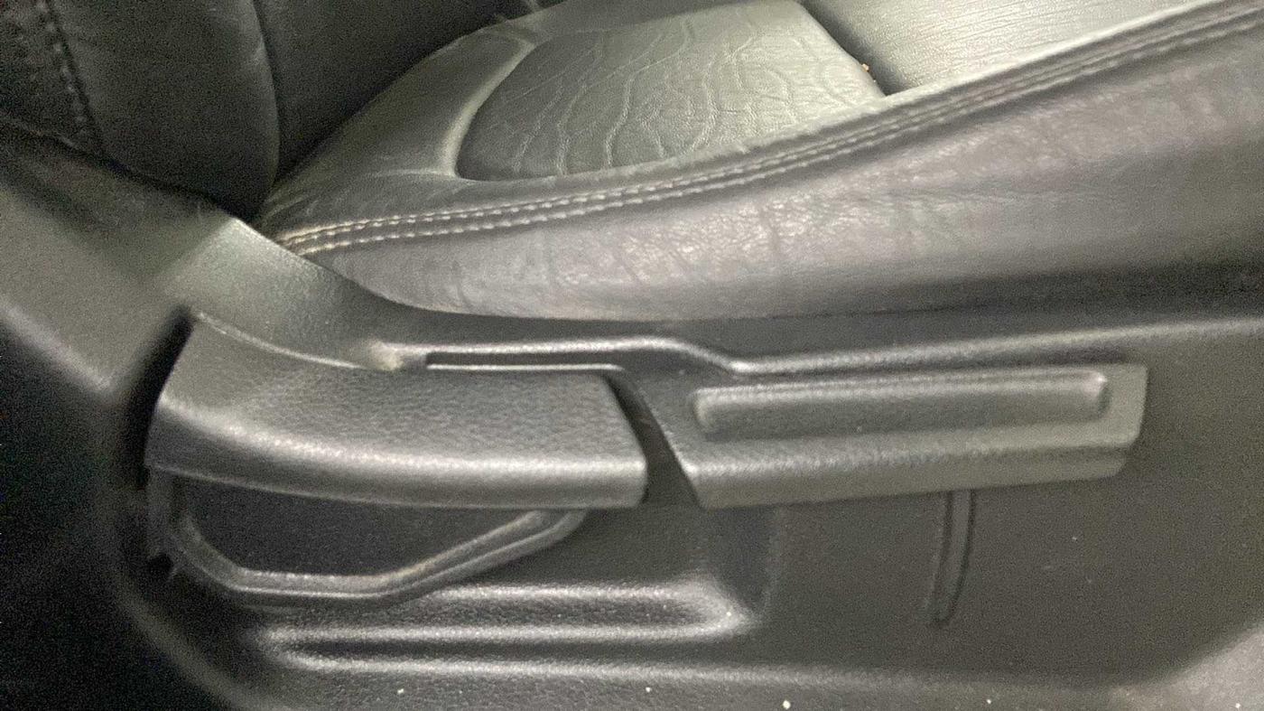 2019 Hyundai VENUE SX PLUS 1.0 TURBO DCT, Petrol, Automatic, 43,903 km, Driver Side Adjustment Panel