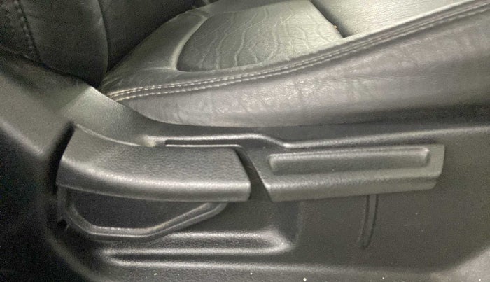 2019 Hyundai VENUE SX PLUS 1.0 TURBO DCT, Petrol, Automatic, 43,903 km, Driver Side Adjustment Panel