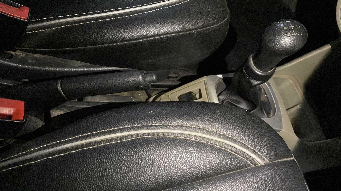 2018 Maruti Alto K10 VXI, Petrol, Manual, 32,998 km, Gear Lever