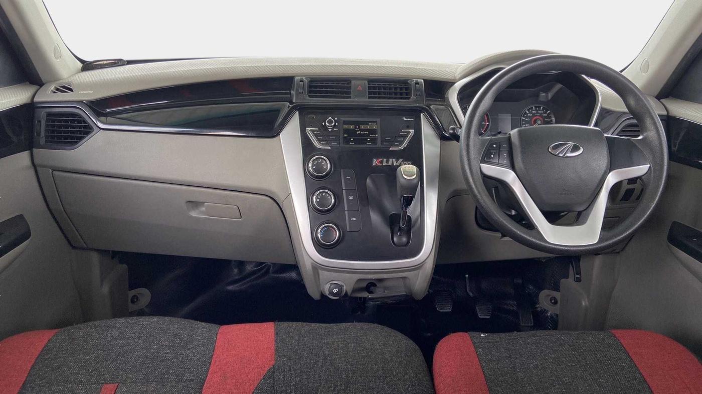 2017 Mahindra Kuv100 K8 6 STR, Petrol, Manual, 40,847 km, Dashboard