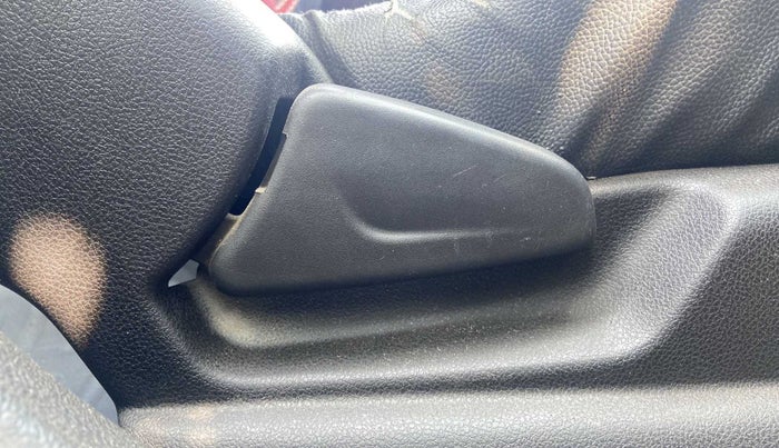 2018 Renault Kwid RXT 0.8, Petrol, Manual, 45,753 km, Driver Side Adjustment Panel