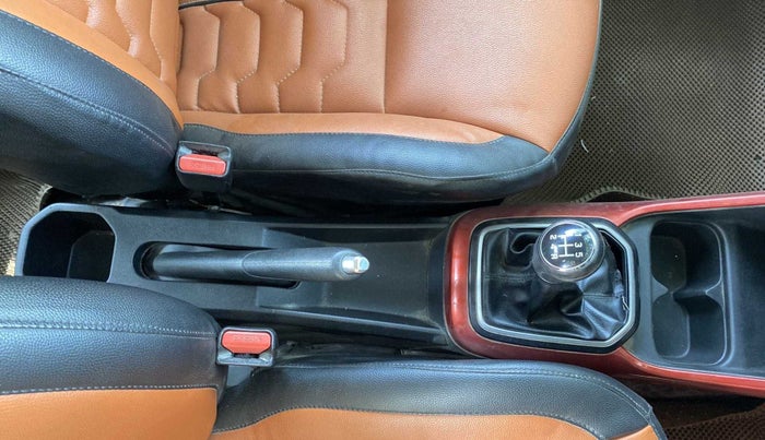 2017 Maruti IGNIS DELTA 1.2, Petrol, Manual, 81,457 km, Gear Lever